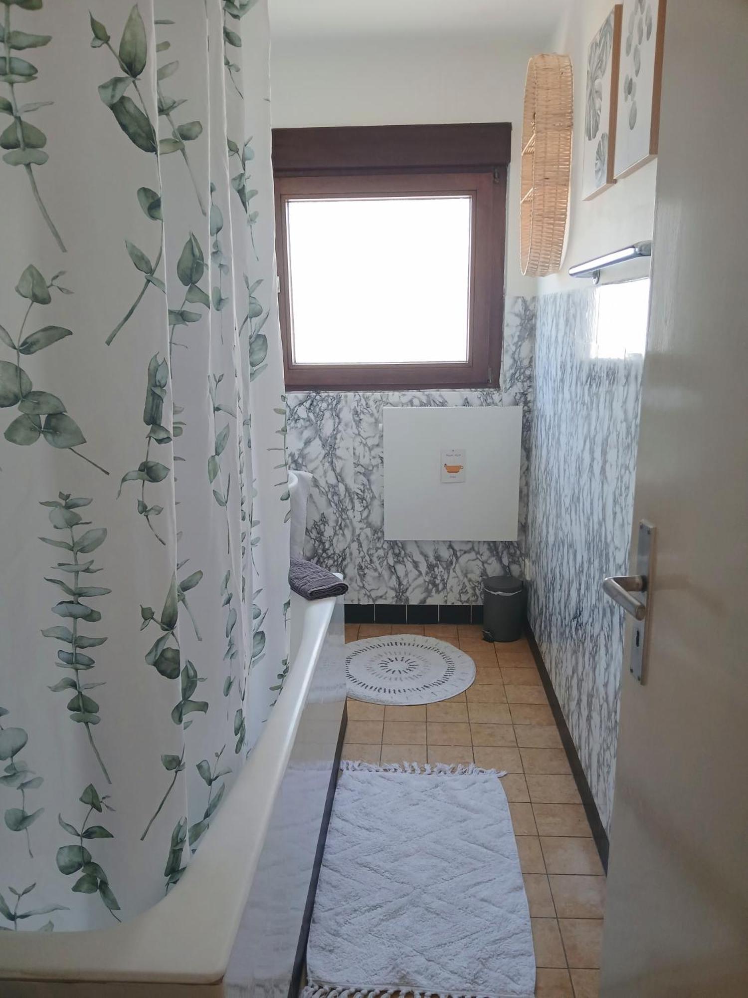 Happybnb Apartment Mit Sonniger Terrasse Lochgau Extérieur photo