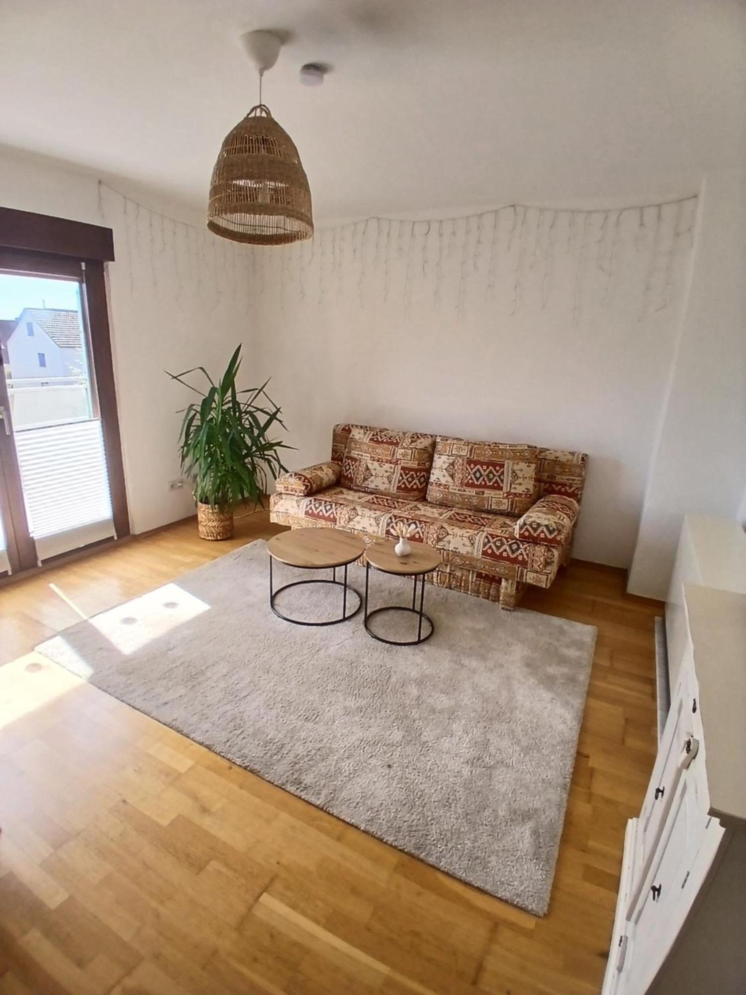 Happybnb Apartment Mit Sonniger Terrasse Lochgau Extérieur photo